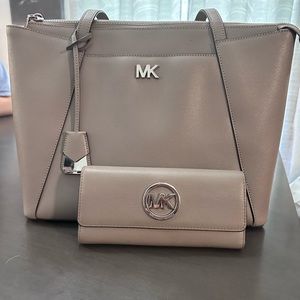 Michael Kors Maddie